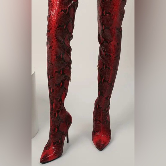 Over-the-knee thigh-high boots in red snakeskin with stretch and stiletto heel - Picture 4 of 5